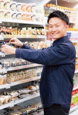 Family Mart店員