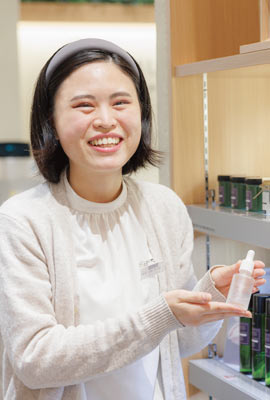 U/TAU BiO店員