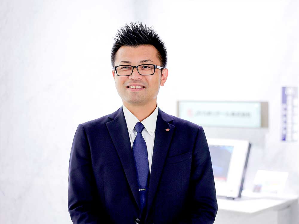 専門店事業本部 専門店事業部 銘品蔵運営課 小田 健嗣