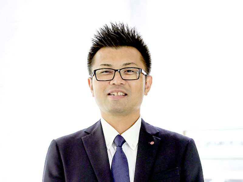 専門店事業本部 専門店事業部 銘品蔵運営課 小田 健嗣