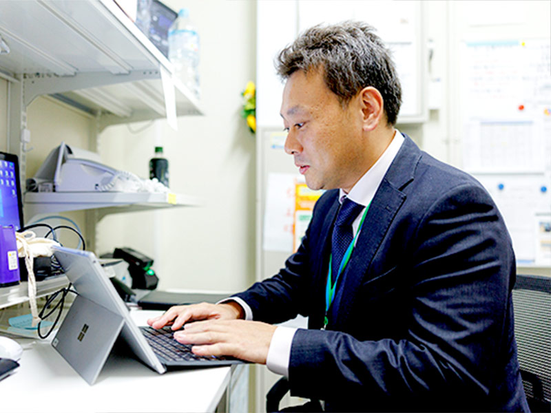 コンビニエンス事業本部 営業部 尾﨑 誠