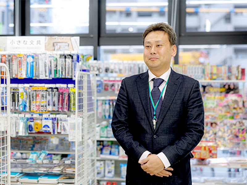 コンビニエンス事業本部 営業部 尾﨑 誠