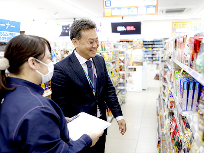 コンビニエンス事業本部 営業部 尾﨑 誠