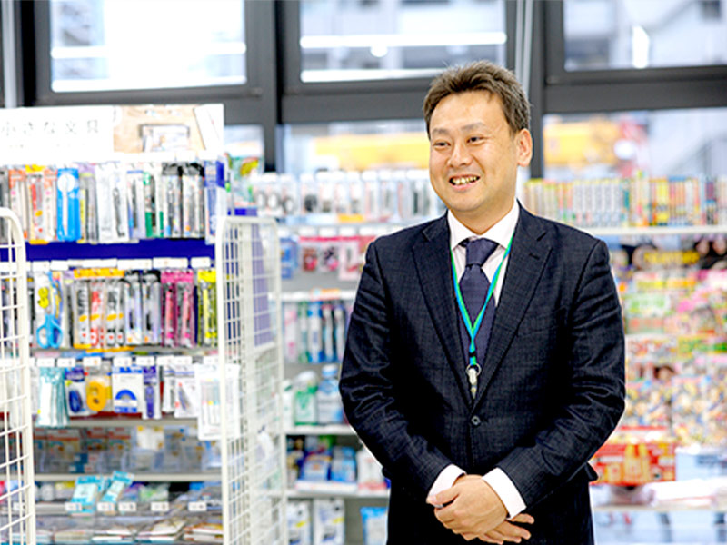 コンビニエンス事業本部 営業部 尾﨑 誠